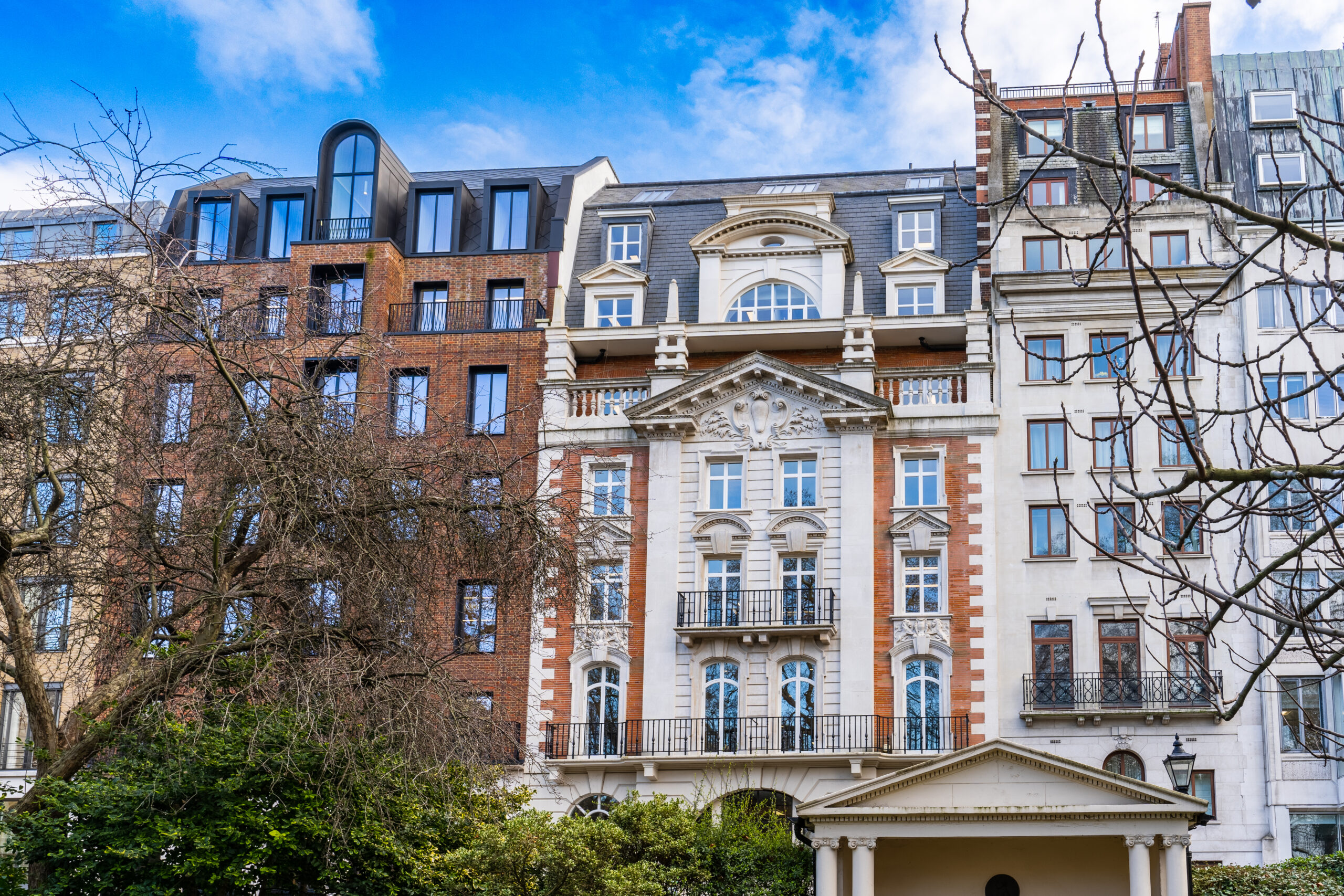 24 St. James s Square, London, SW1Y 4JH - Lorenz Consultancy